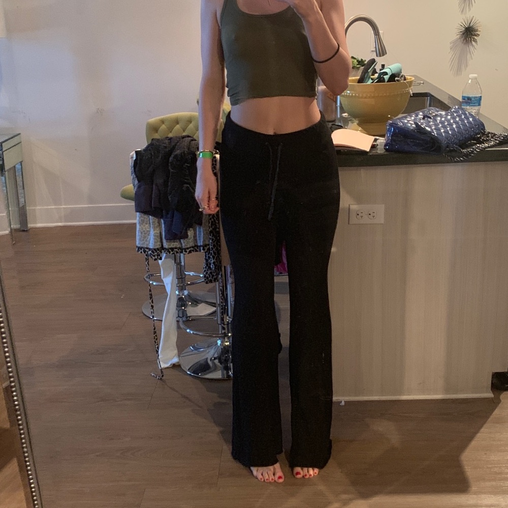 WILDFOX SWEATS SIZE SMALL